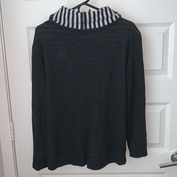 lululemon - reversible stripe in a clinch pullover - Picture 4 of 9